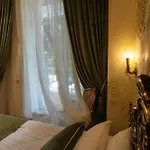 Hotel Moncastro бутік-готель *