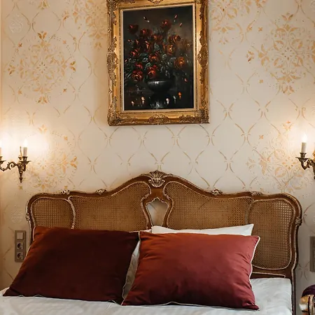 Hotel Moncastro бутік-готель *