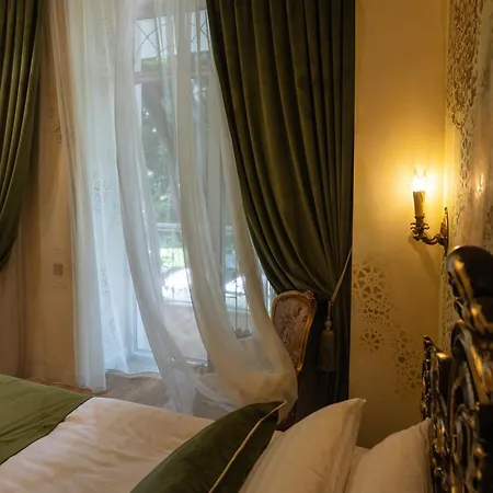 Hotel Moncastro бутік-готель *