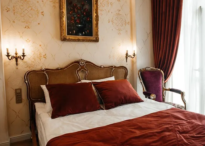 Hotel Moncastro бутік-готель *