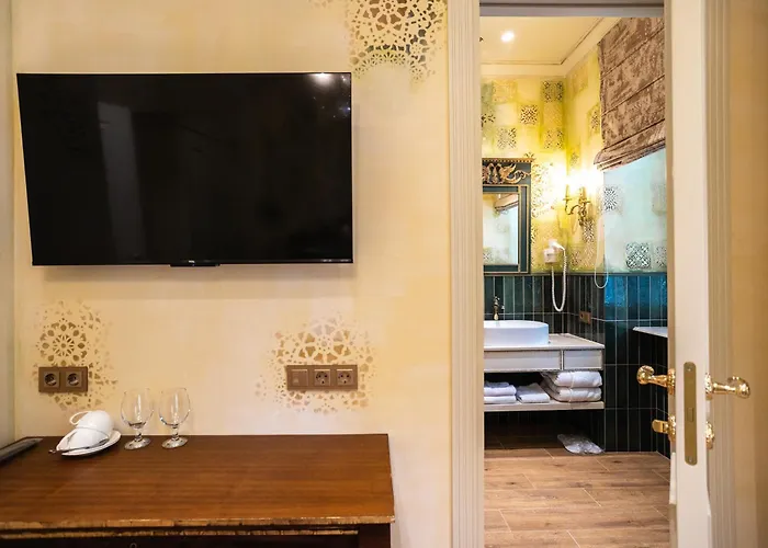 Hotel Moncastro бутік-готель *